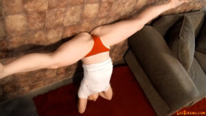 lvdl_0043_shiva_kittys_leg_tease_www.legvixens.com (5)